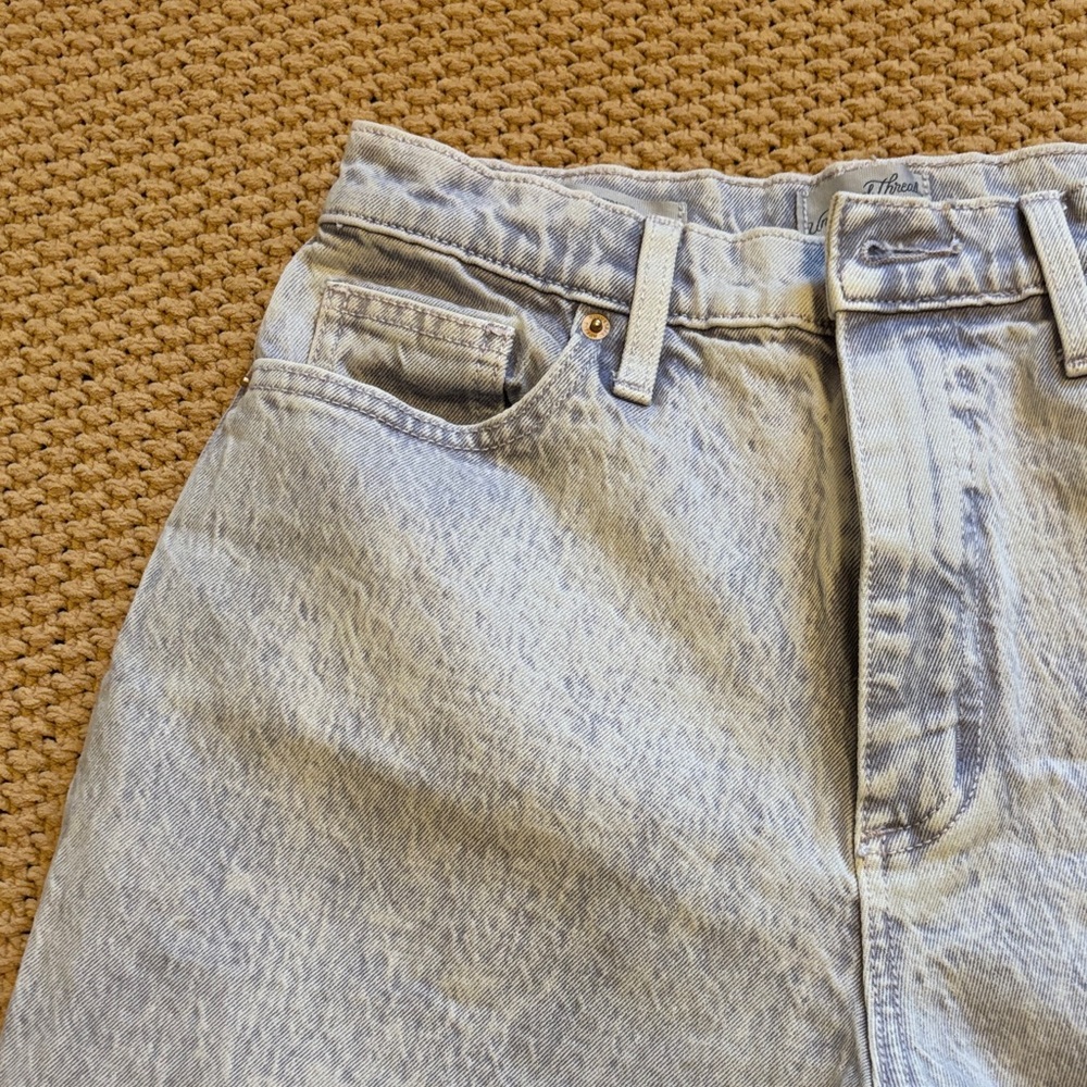 High-Rise Light Purple Wash Mom Jeans - Picture 4 of 4